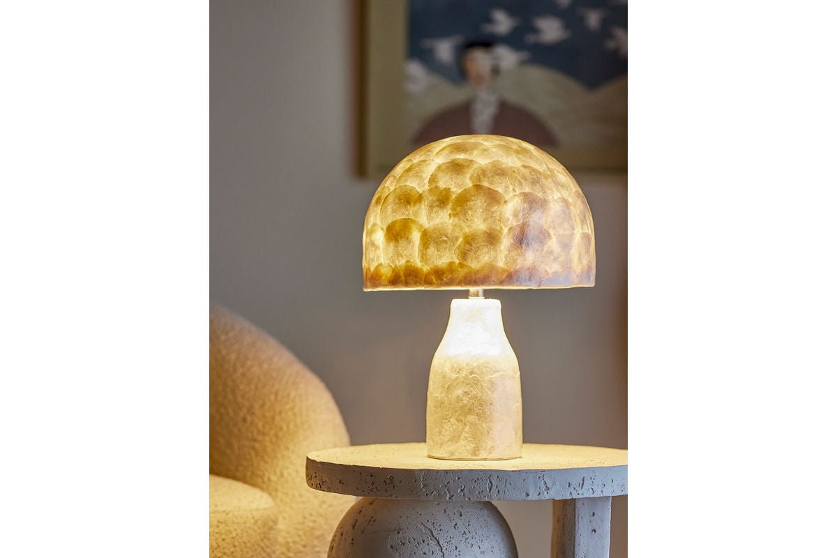 Table Lamp Nerea – Shimmering Capiz Design in Natural Tones