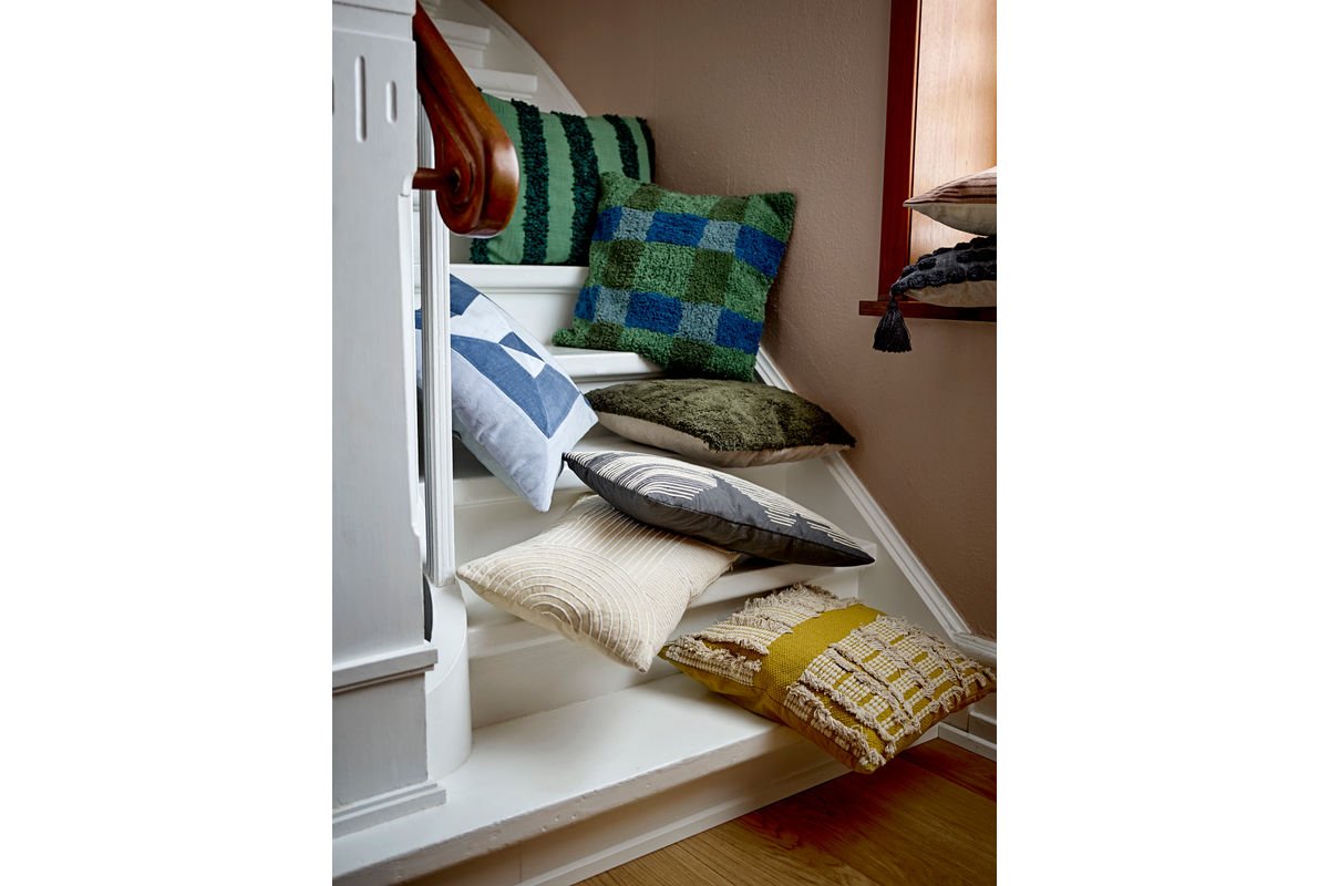 Decorative Cushion Livara – Tufted Texture with Checkered Pattern