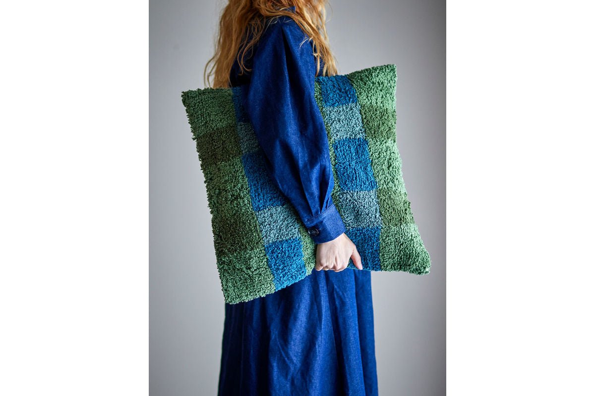 Decorative Cushion Livara – Tufted Texture with Checkered Pattern