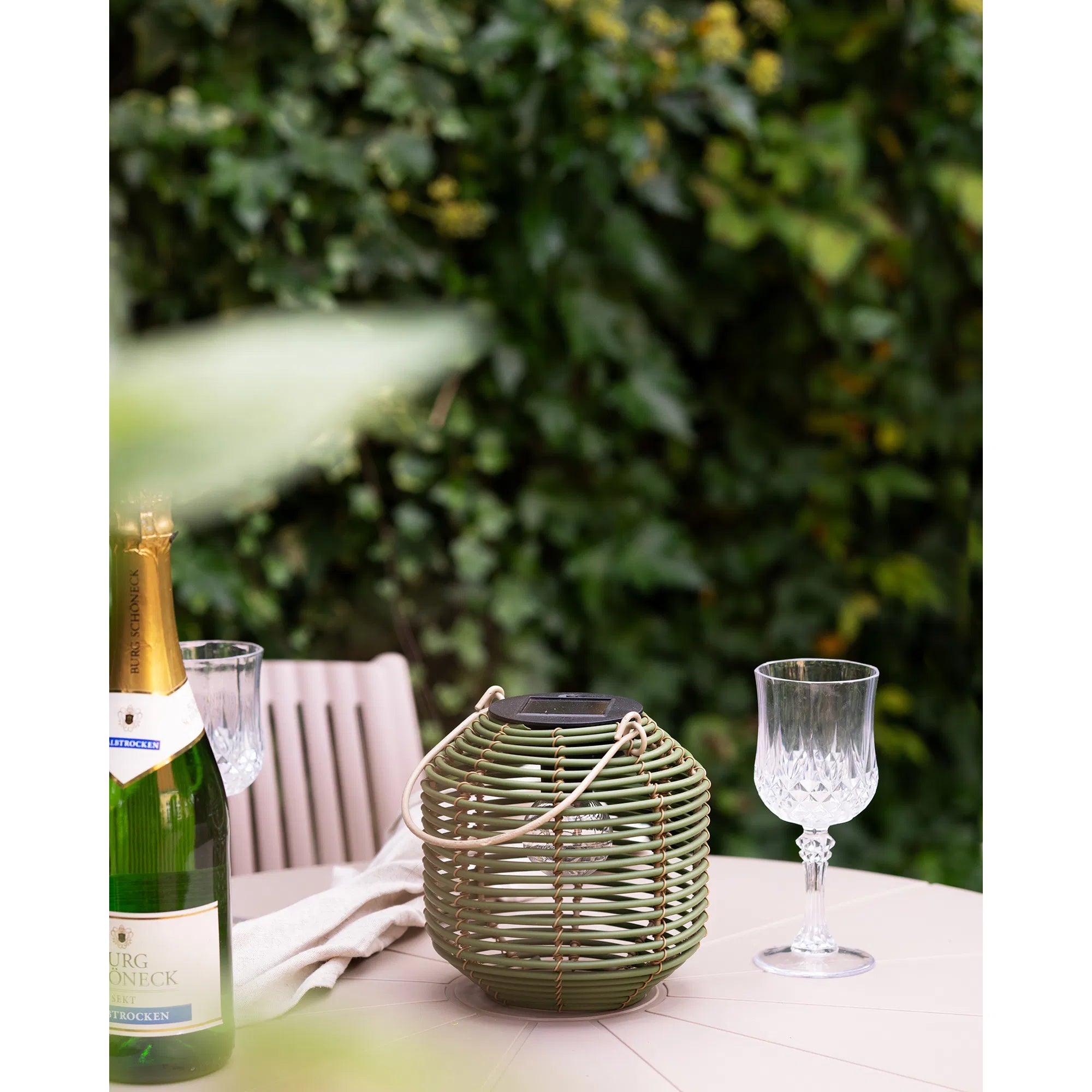 Lanterne solaire de jardin « Vormina » – résistante aux intempéries pour balcon et espace extérieur