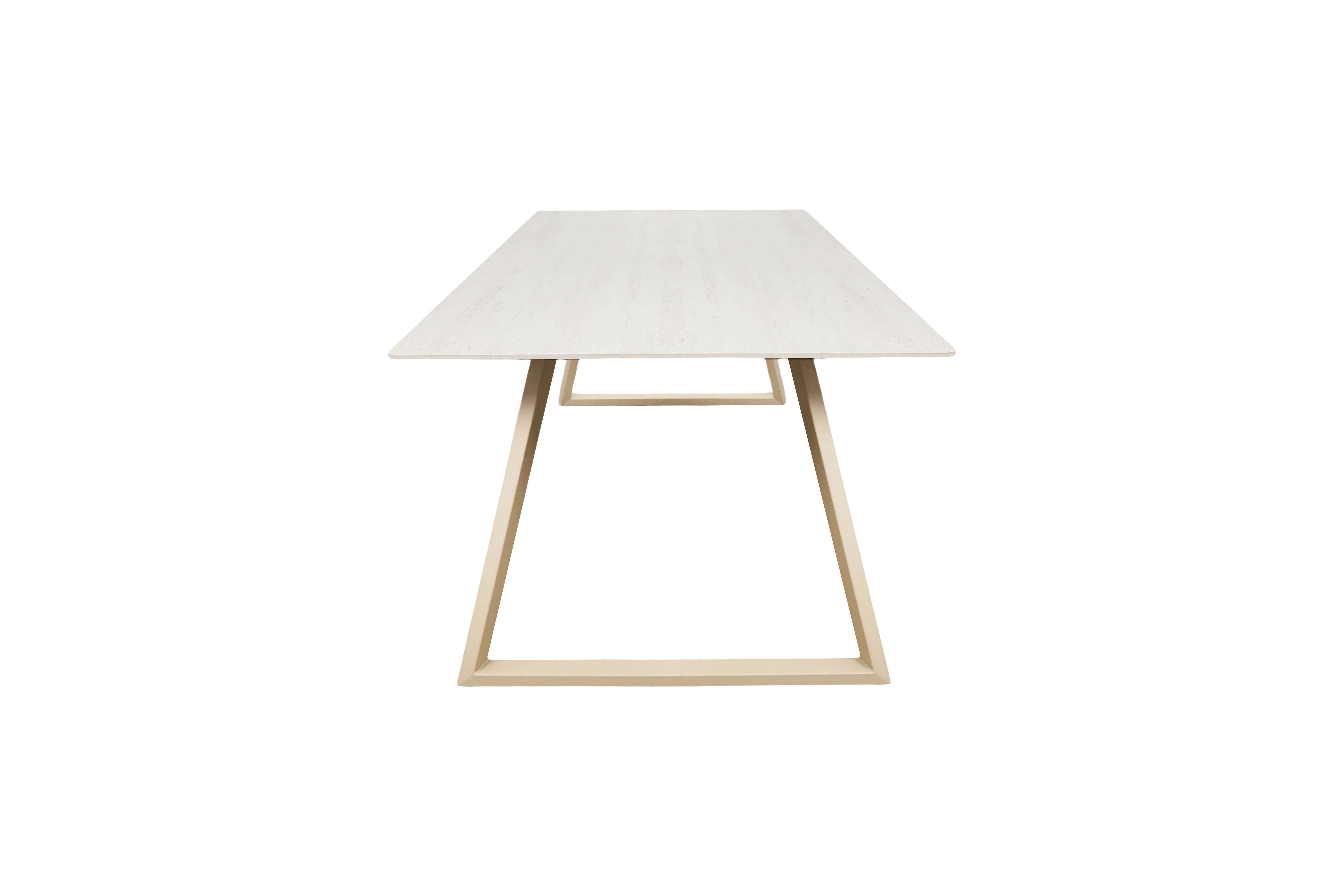 Table à manger Mireza - en aspect marbre avec piètement beige