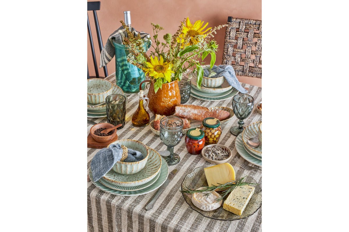 Teller Salia – aus Steingut hiergestallt