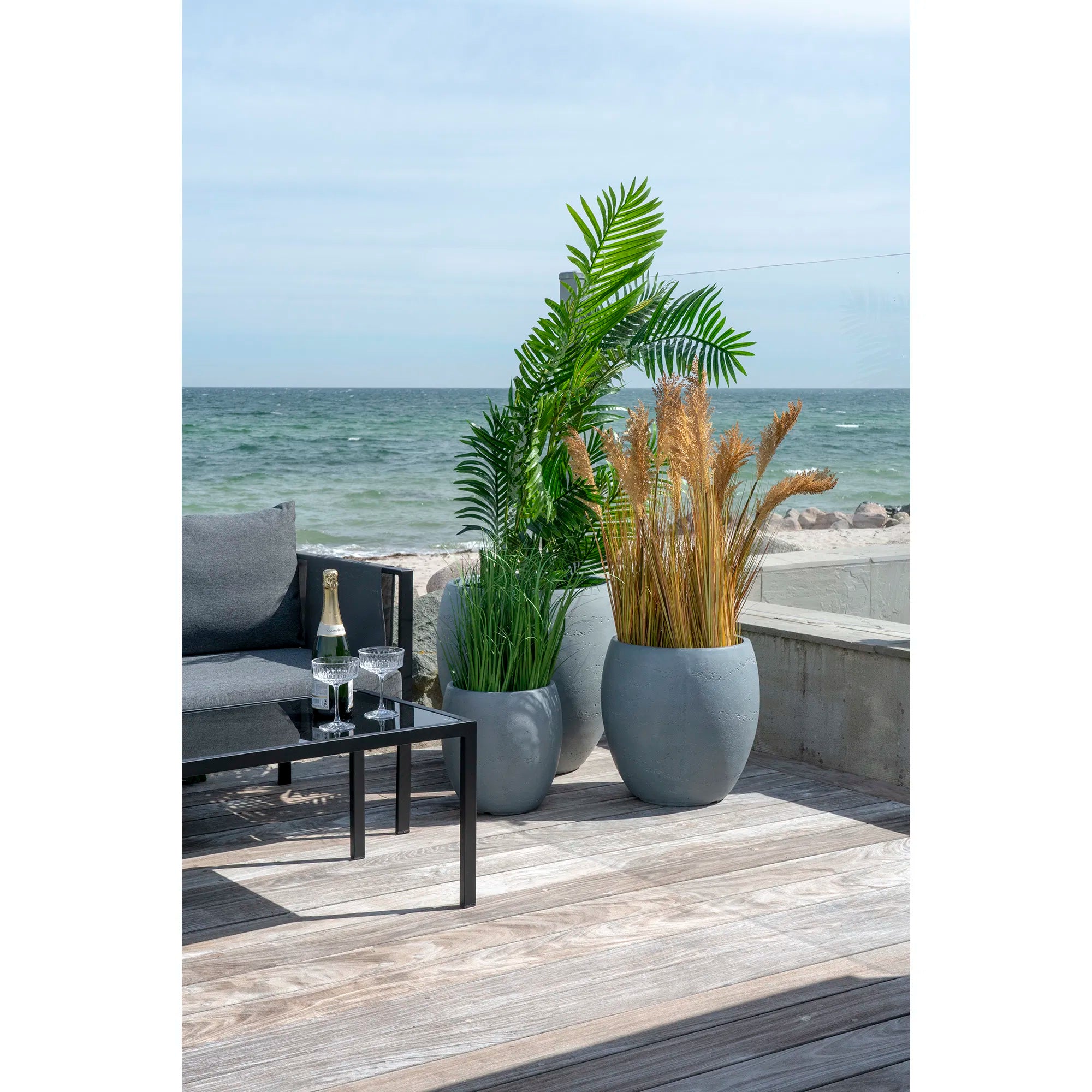 Kënschtlech Areca Palm – 175 cm tropescht Flair fir stilvoll Raimlechkeeten