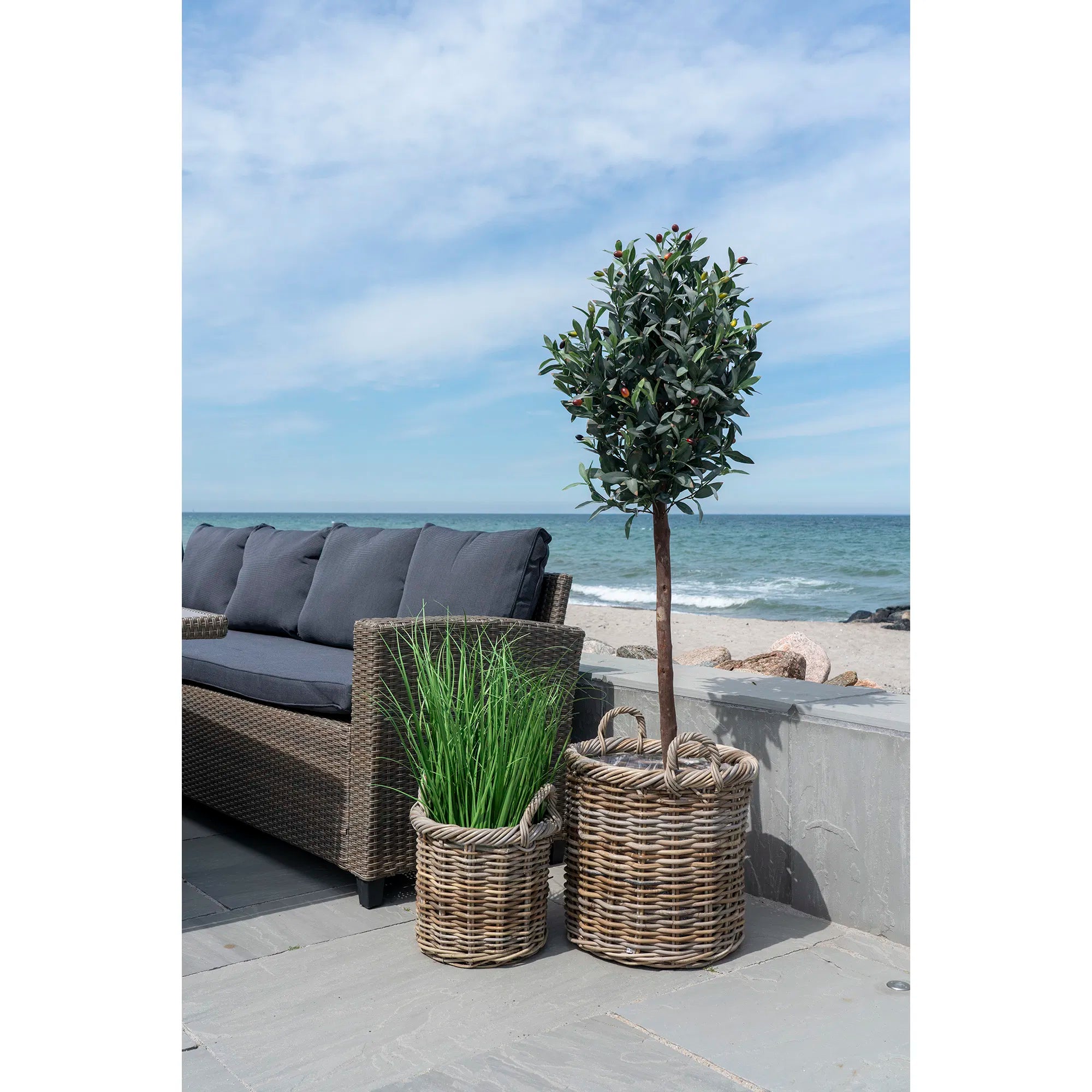 Kënschtleche Olivenbam – 150 cm mediterrant Highlight fir däi Doheem