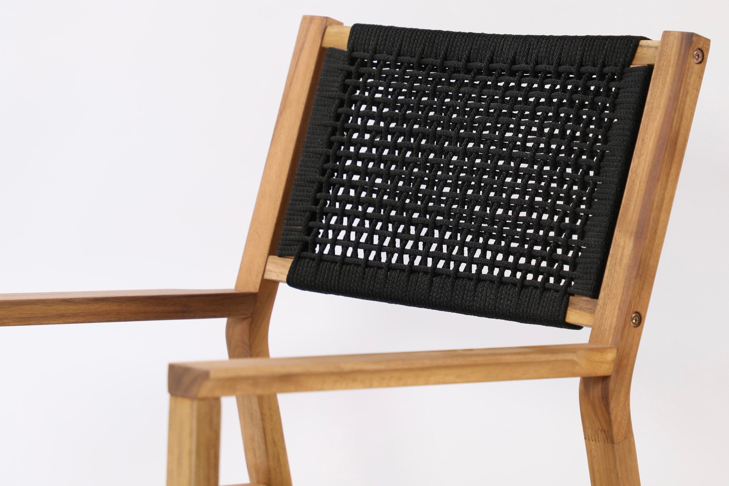 Ensemble de 2 chaises de jardin Mana - en bois d'acacia avec assise et dossier noirs