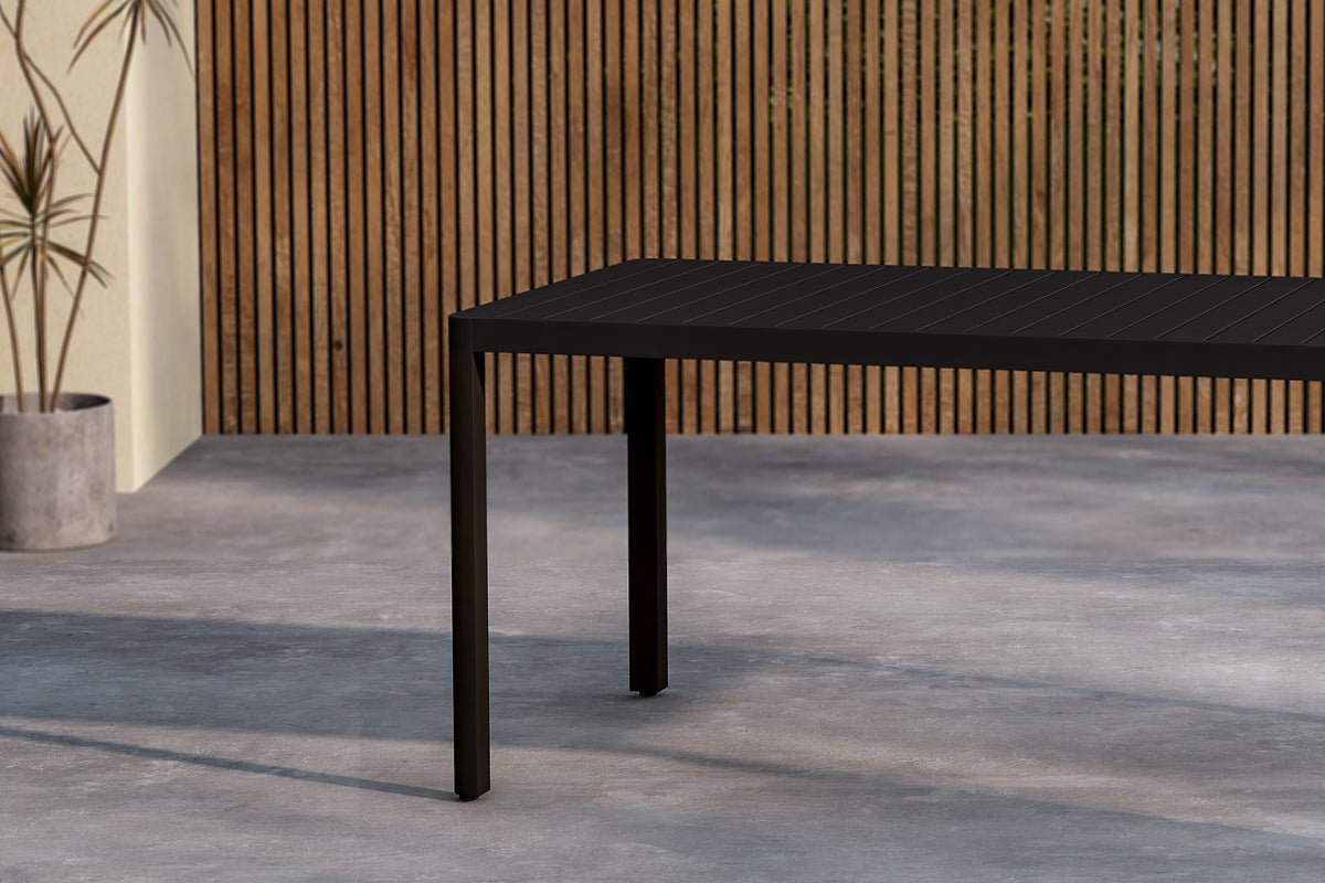 Garden Dining Table Vista - 150x85 cm made of Aluminum in Beige or Black