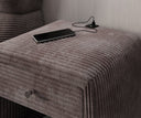 Designer-Nuetdësch Lilly mat USB-Ufank a Cord