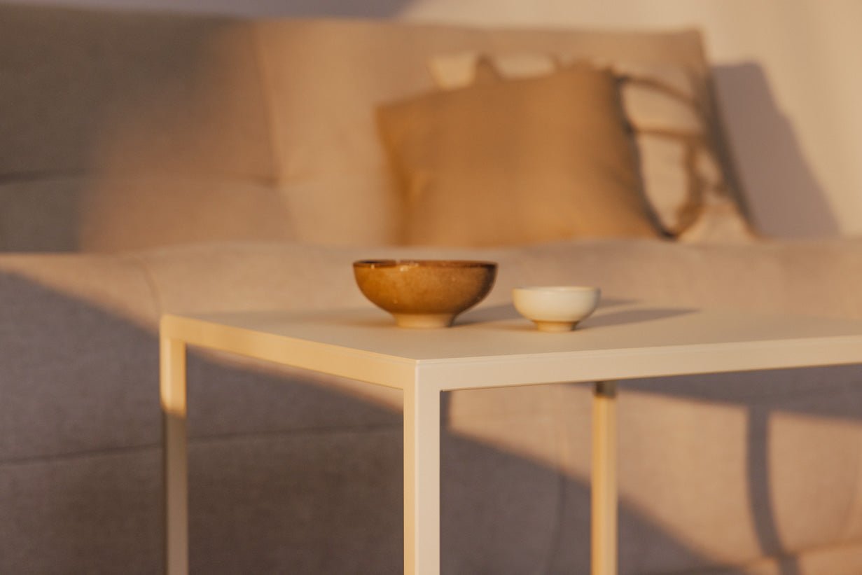 Table basse/table d'appoint Soli X – Design minimaliste en tôle d'acier et Métal