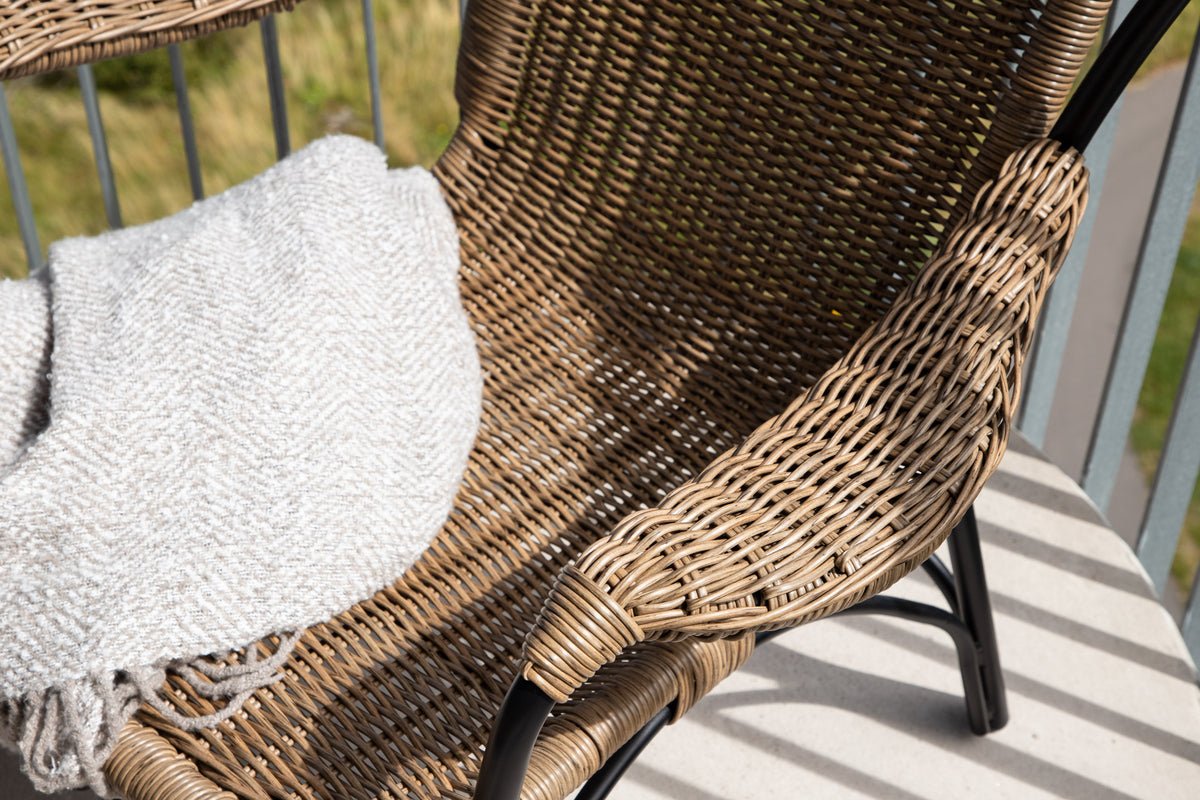 Garteloungesessel Asia - mat schwaarzem Gestell a liichte Këssen