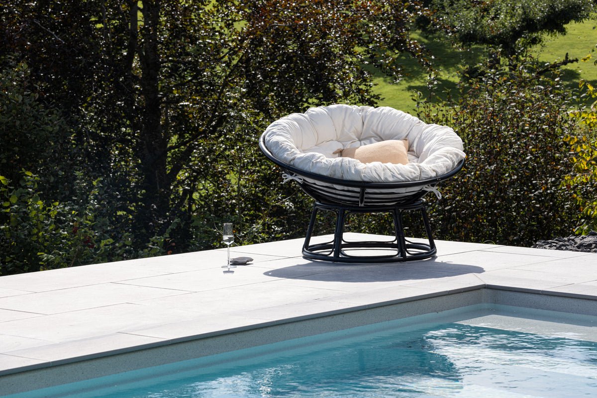 Garden Lounge Chair Bob - made of black rattan including cushion