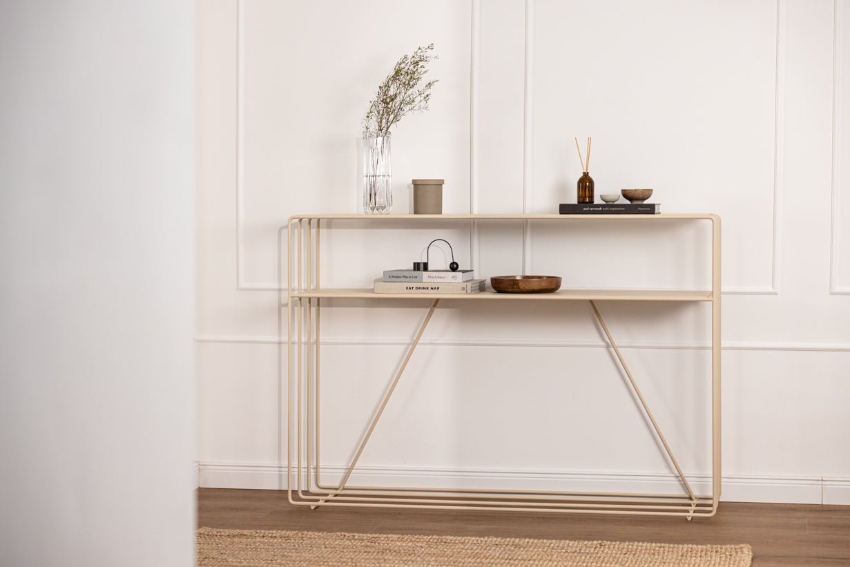 Commode Ria – design métallique avec deux étagères