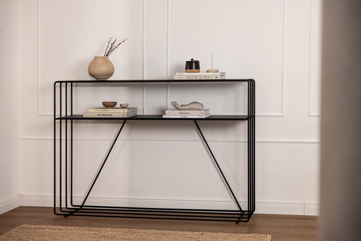 Commode Ria – design métallique avec deux étagères