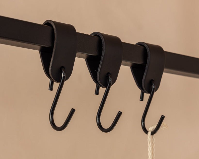 Lieder Kleedhaken Arcoro aus Stol & Echtleder