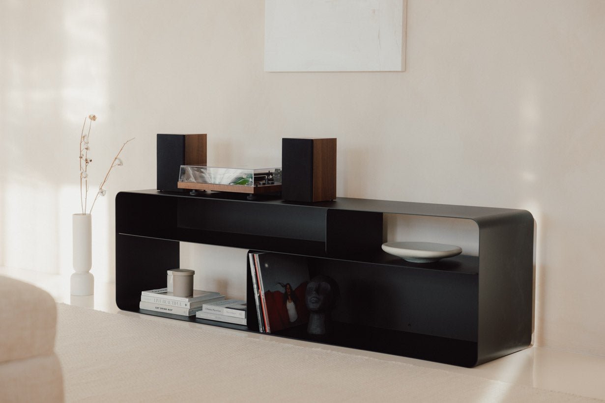 Lowboard Tavir – Powder-coated steel in retro look