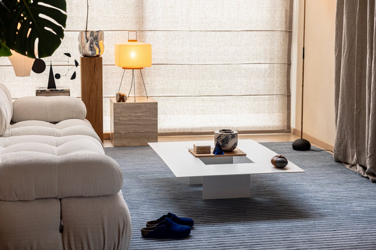 Table basse Cut – Design minimaliste en acier avec ouverture créative