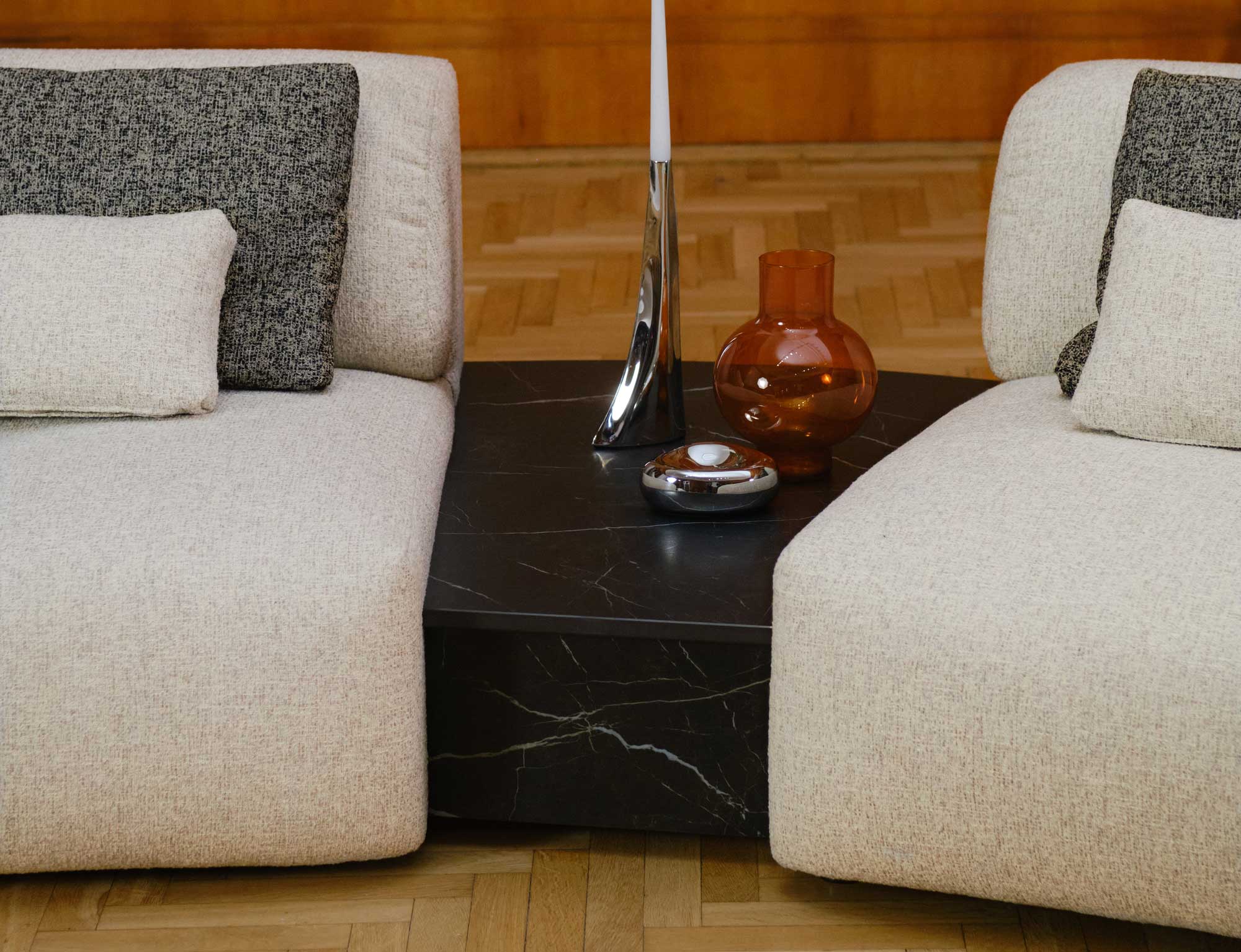 Designer Wunnlandschaft Calm mat Beistellhocker a Bouclé