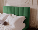 Designer Polsterbett Lunera aus Samt mat Stauraum