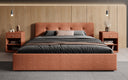 Designer Polsterbett Alva in Strukturstoff (Raven 44) in Terrakotta – Milieu frontal
