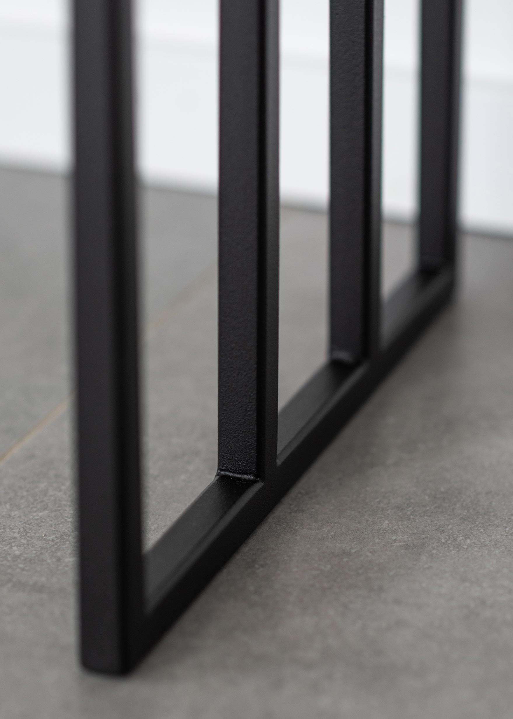 Shoe rack Bovi – Industrial design in Black, Cashew or White