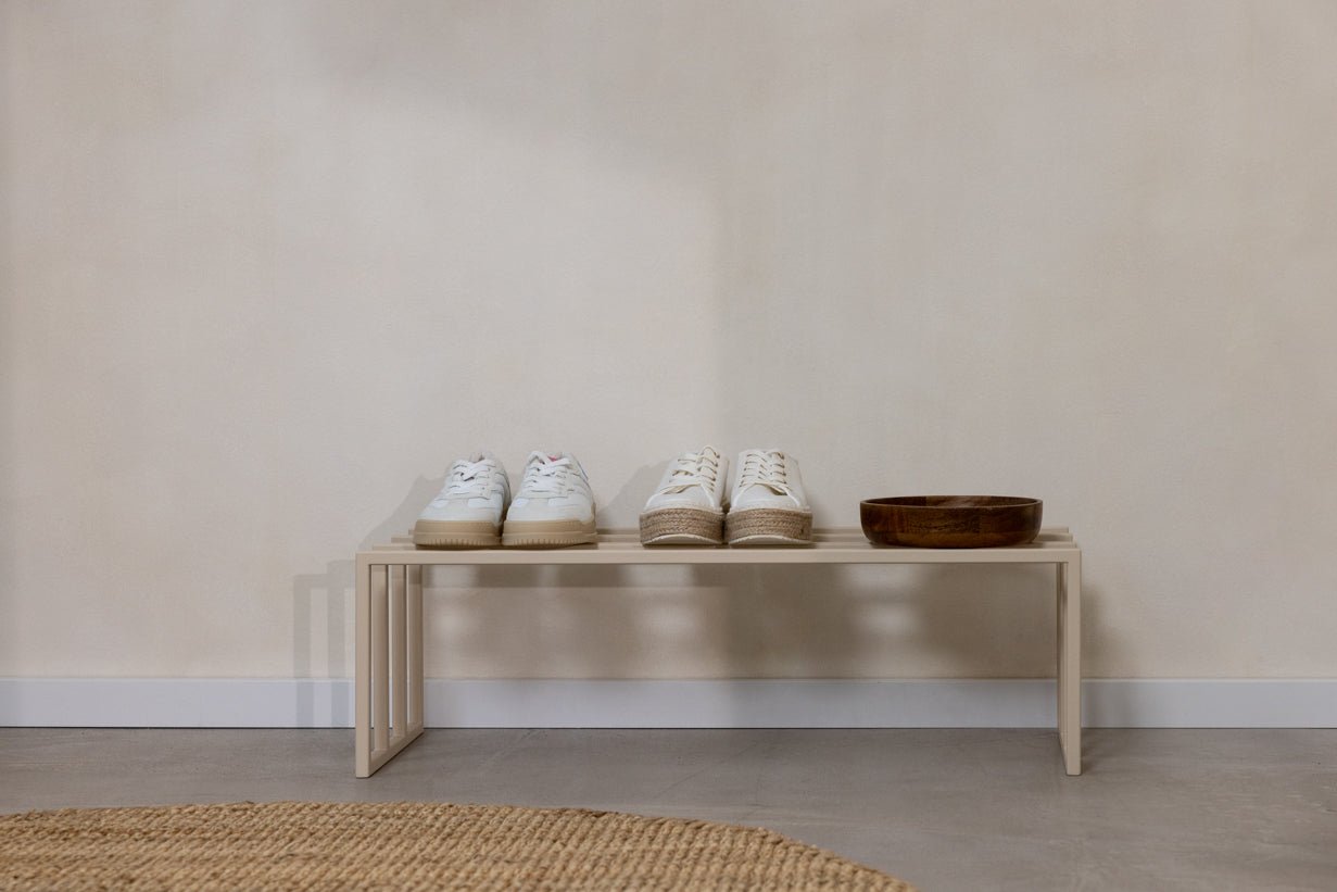 Shoe rack Bovi – Industrial design in Black, Cashew or White