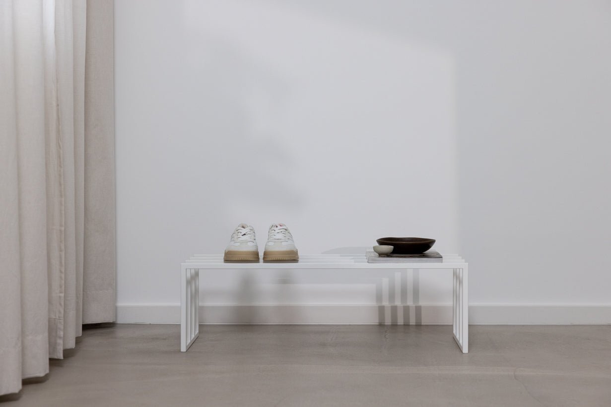 Shoe rack Bovi – Industrial design in Black, Cashew or White