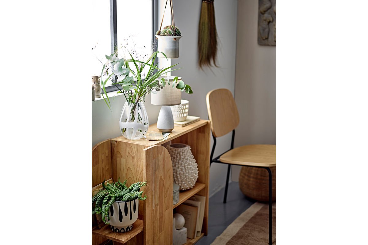 Étagère à livres Emit – Bois d'hévéa naturel au design graphique