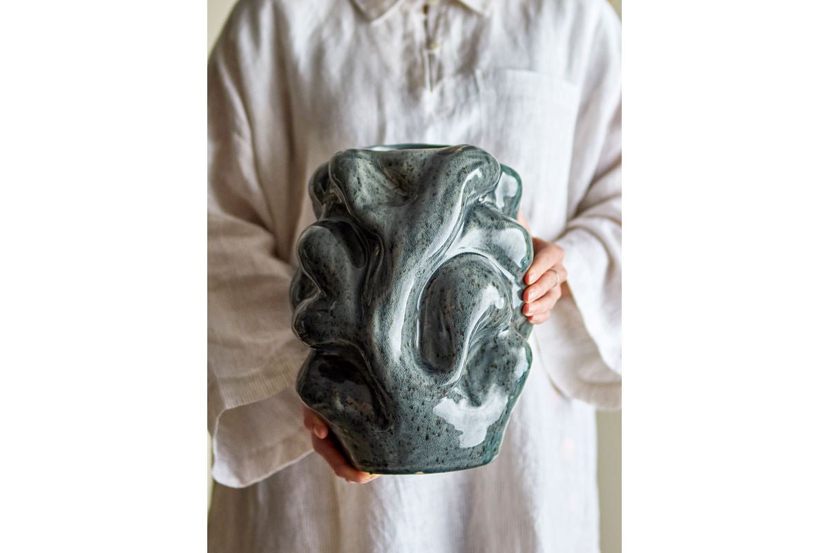 Vase „Grey Value“ – aus Steingut