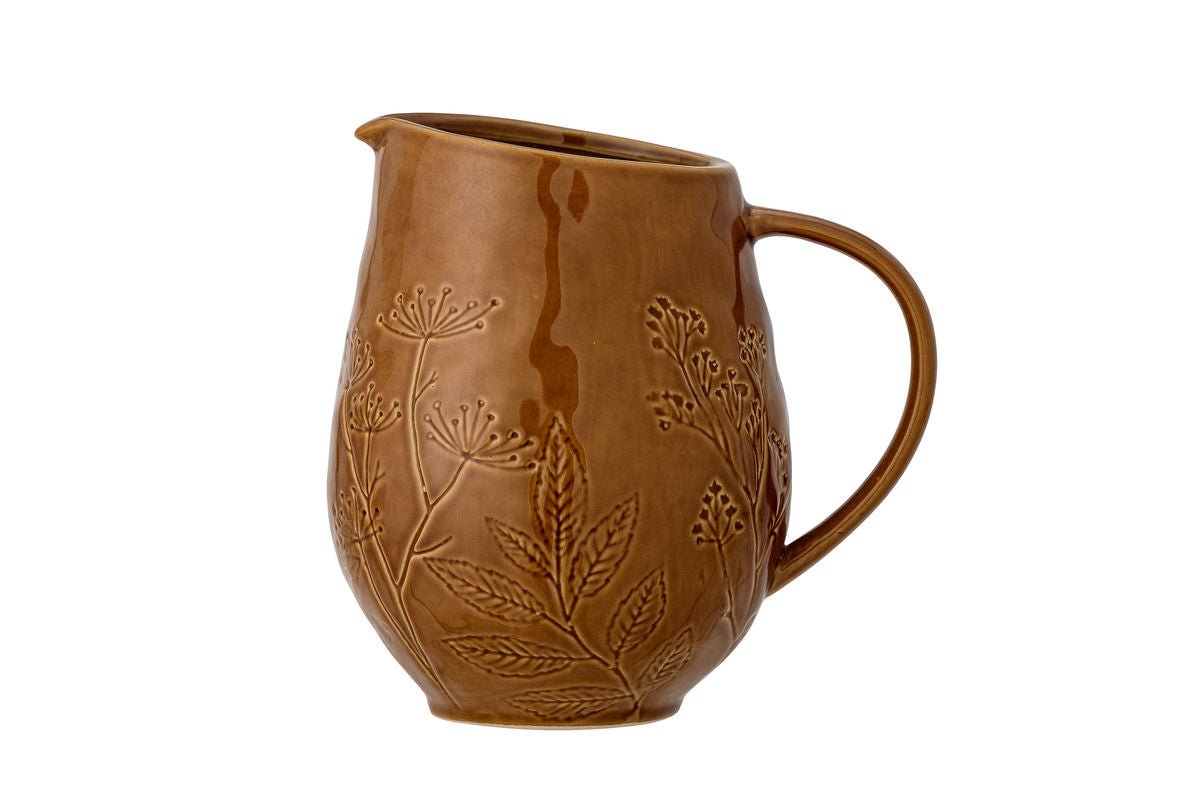 Fiora Jug – Stoneware with Embossed Floral Pattern in Warm Tone