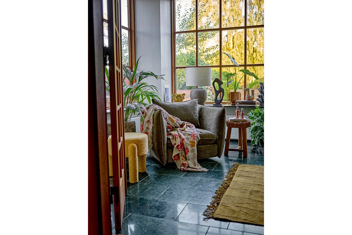 Pot de fleurs Kairo – design en grès avec détail de visage en marron