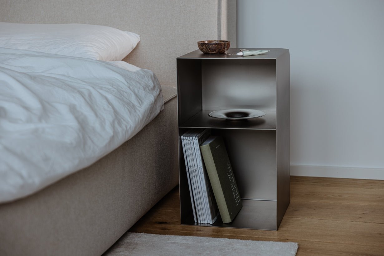 Beistelltisch/Nuechtstisch RAW C – Edelstol-Kubus mat integréierten Regal