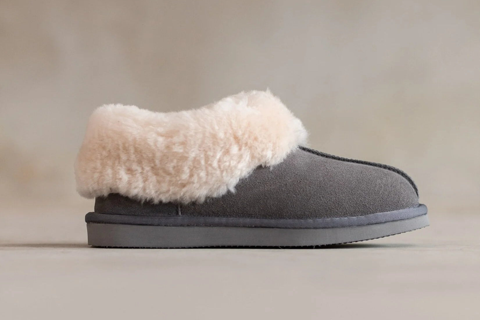 Sheepskin Slippers Nilo – Genuine Sheepskin in Gray